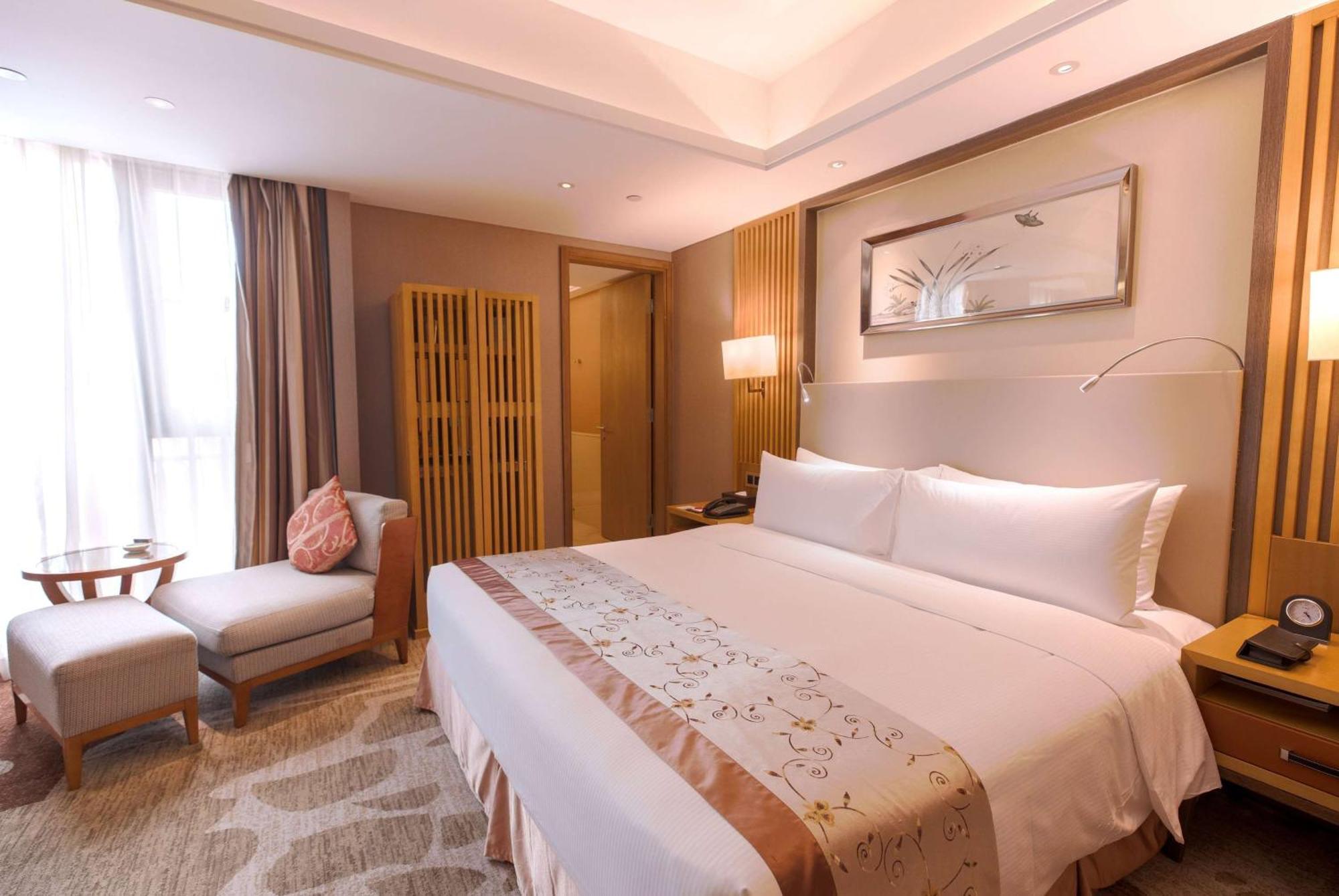 Hotel Ramada Plaza By Wyndham Fuzhou South Extérieur photo