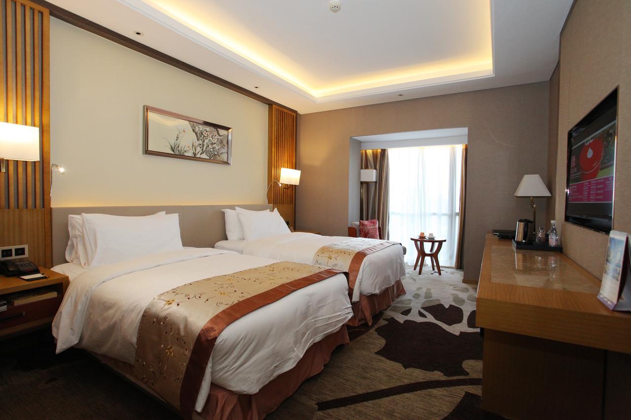Hotel Ramada Plaza By Wyndham Fuzhou South Extérieur photo
