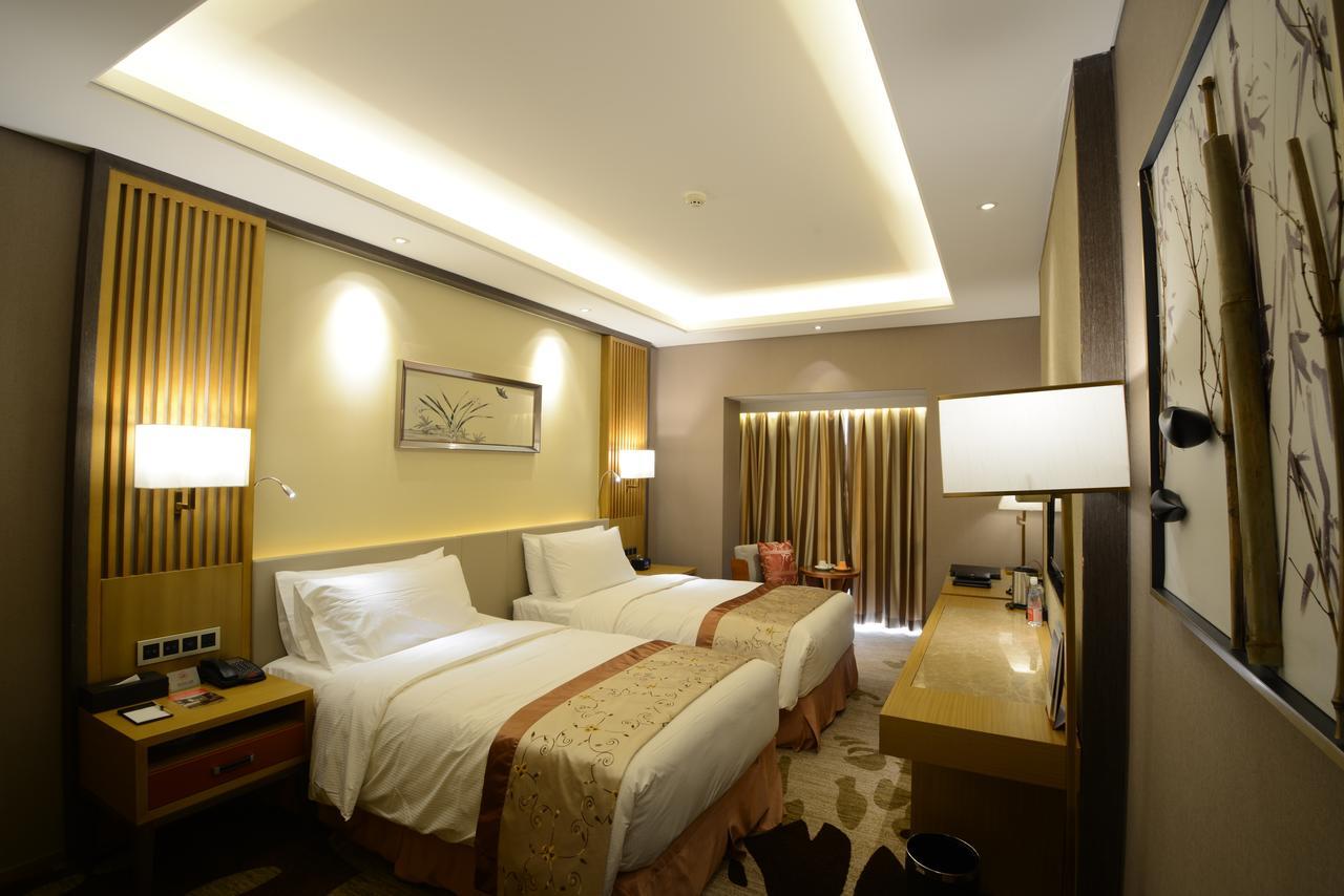 Hotel Ramada Plaza By Wyndham Fuzhou South Extérieur photo